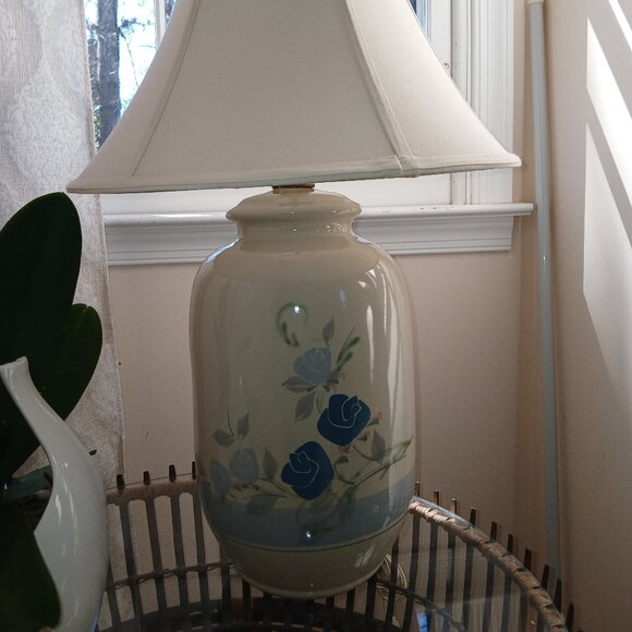 Vtd large ceramic lamp / blue ros / country/farmhouse/cottage/shabby chic